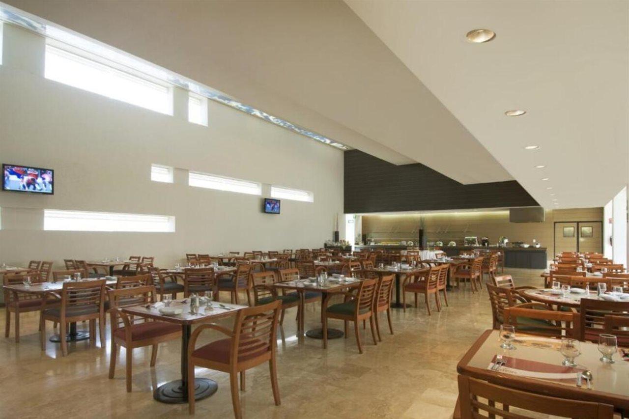 Fiesta Inn Torreon Galerias Экстерьер фото