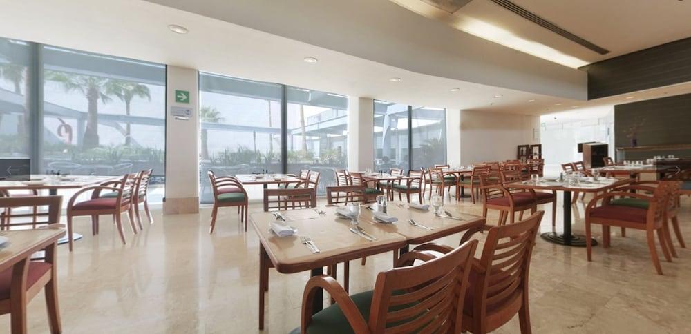 Fiesta Inn Torreon Galerias Экстерьер фото