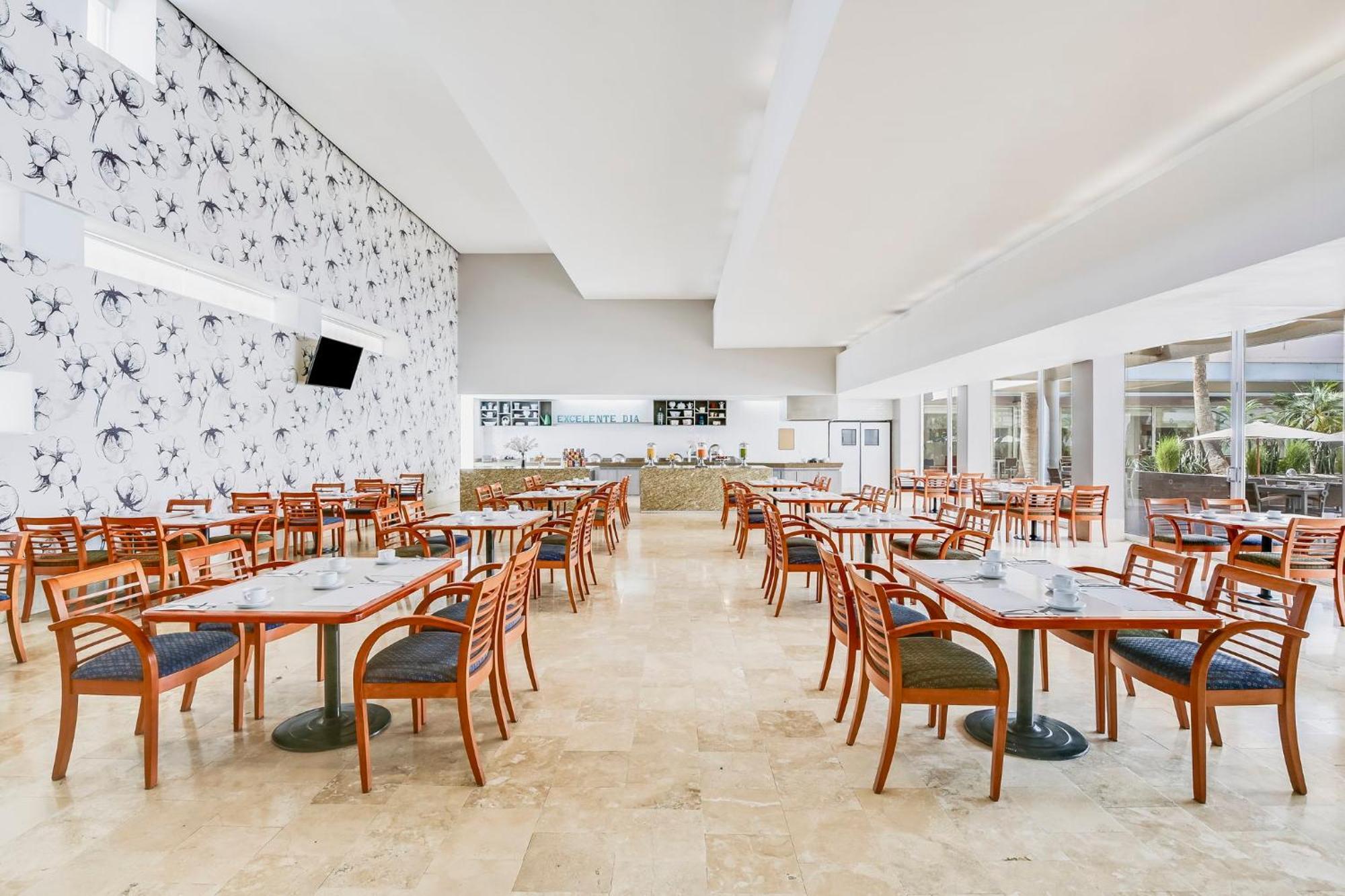 Fiesta Inn Torreon Galerias Экстерьер фото