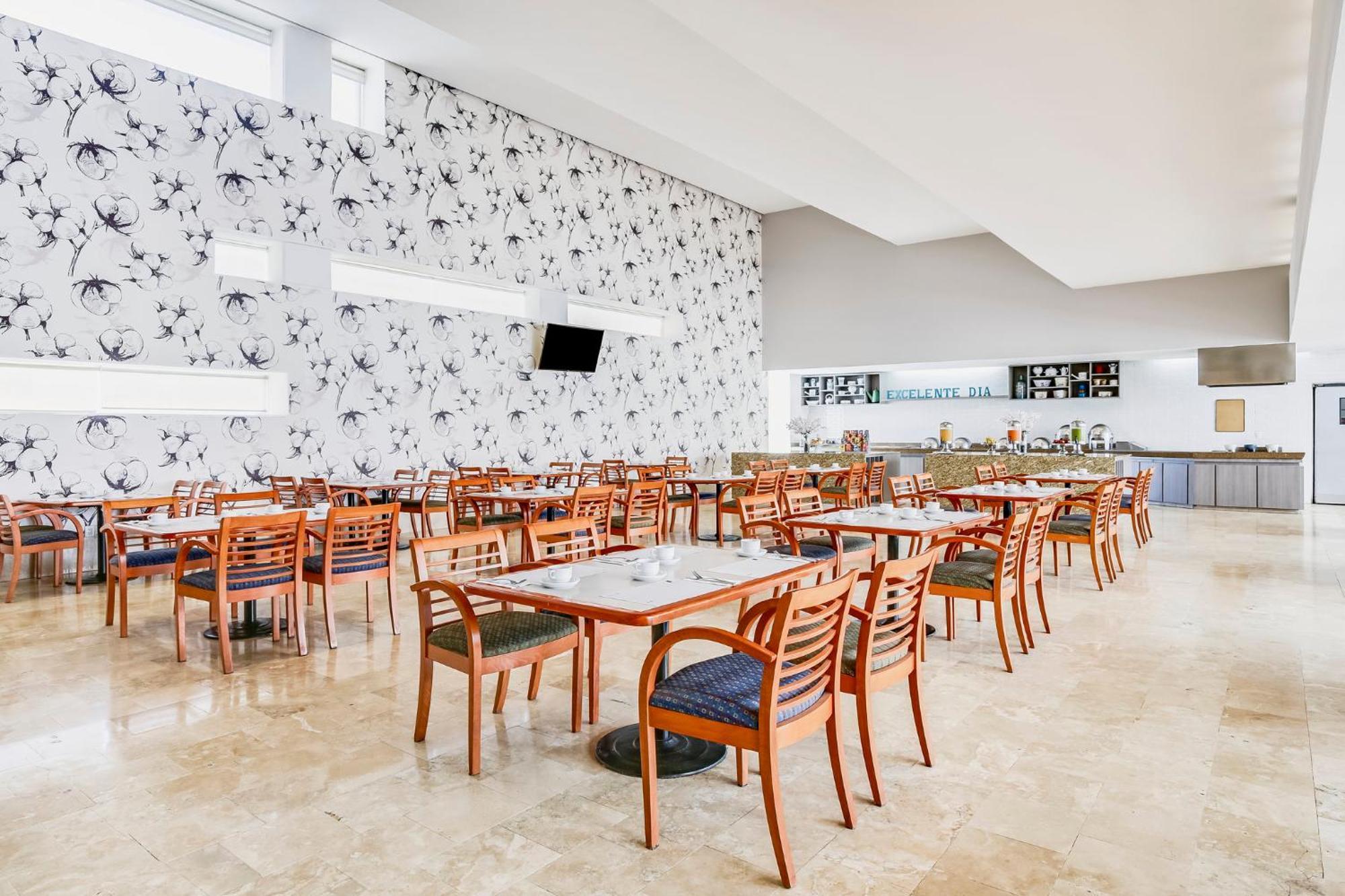 Fiesta Inn Torreon Galerias Экстерьер фото