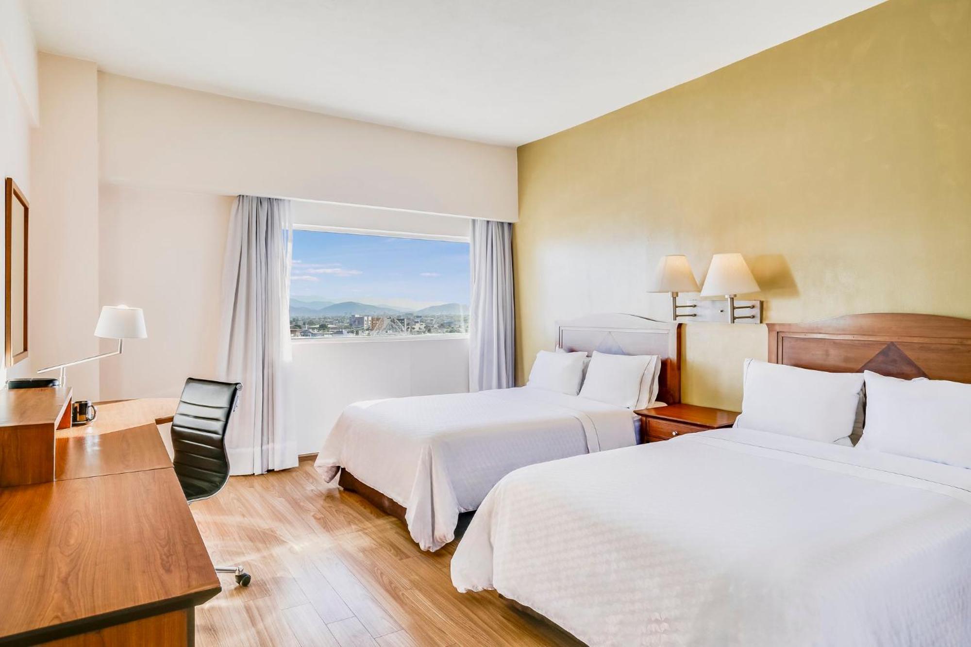 Fiesta Inn Torreon Galerias Экстерьер фото
