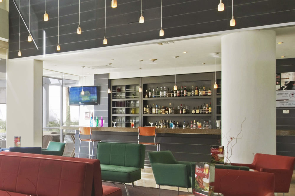 Fiesta Inn Torreon Galerias Экстерьер фото