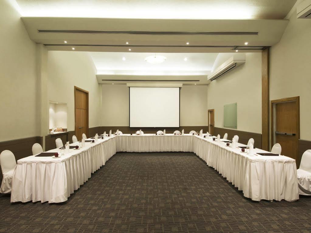 Fiesta Inn Torreon Galerias Экстерьер фото